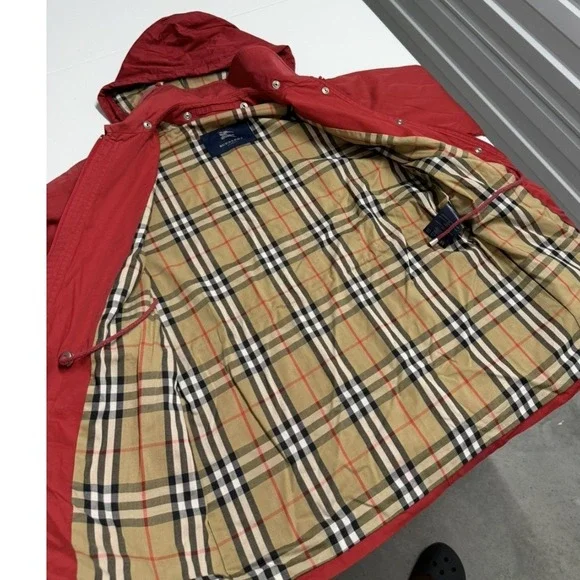 Burberry London Red Hooded parka Barn Jacket Nova Check Lining Womens Coat - Picture 10 of 10